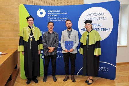 kadr z inauguracji roku akademickiego 23/24 na wydziale fizyki, astronomii i informatyki stodowanej. Kliknij, aby powiększyć zdjęcie.