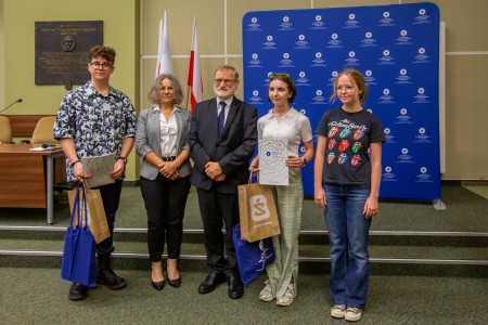 Wręczenie nagród w Konkursie fotograficznym. Kliknij, aby powiększyć zdjęcie.