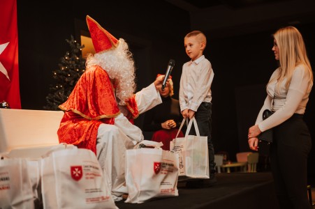 Click to zoom the picture.