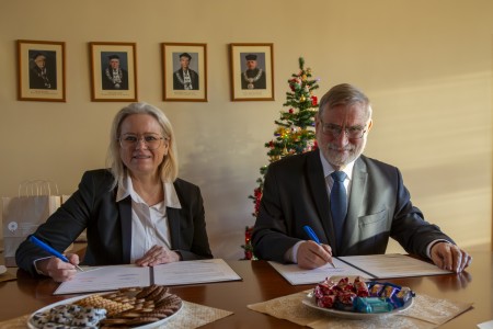 podpisanie porozumienia o współpracy z IX LO w Bydgoszczy. Kliknij, aby powiększyć zdjęcie.