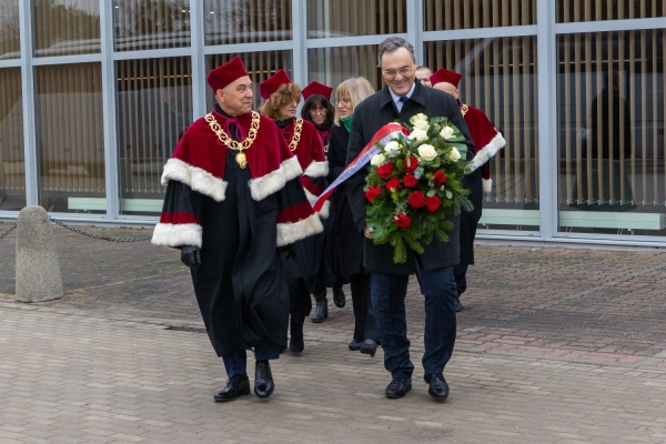 Kliknij, aby powiększyć zdjęcie.