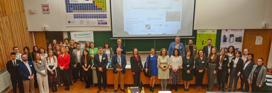 Uczestnicy V Sympozjum . Kliknij, aby powiększyć zdjęcie.