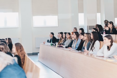 Konferencja „Zdrowie, piękno i nadzieja – wsparcie pacjenta onkologicznego”. Kliknij, aby powiększyć zdjęcie.