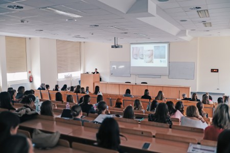 Konferencja „Zdrowie, piękno i nadzieja – wsparcie pacjenta onkologicznego”. Kliknij, aby powiększyć zdjęcie.