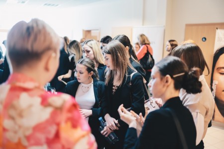 Konferencja „Zdrowie, piękno i nadzieja – wsparcie pacjenta onkologicznego”. Kliknij, aby powiększyć zdjęcie.