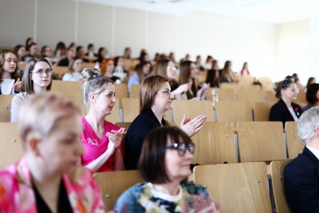 Konferencja „Zdrowie, piękno i nadzieja – wsparcie pacjenta onkologicznego”. Kliknij, aby powiększyć zdjęcie.