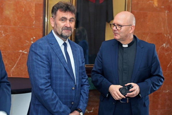 Click to zoom the picture.