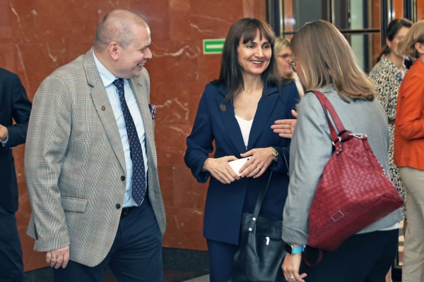 Click to zoom the picture.