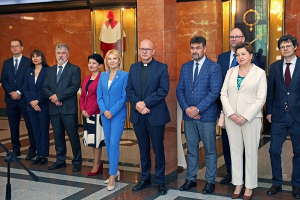 Click to zoom the picture.