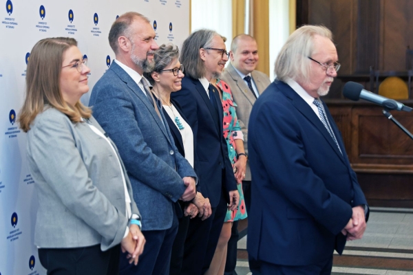 Click to zoom the picture.