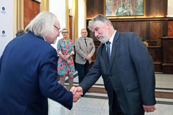 Click to zoom the picture.