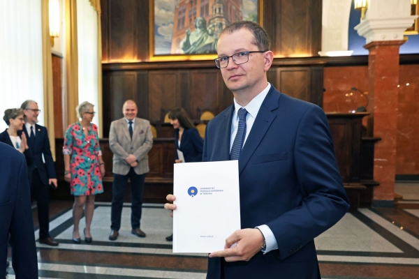 Click to zoom the picture.