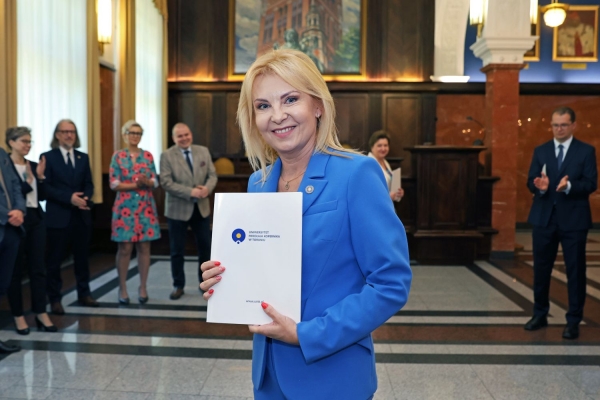 Click to zoom the picture.