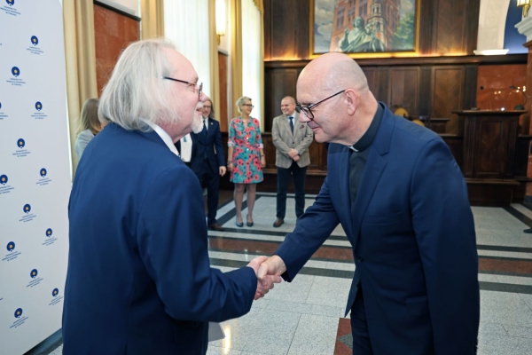 Click to zoom the picture.