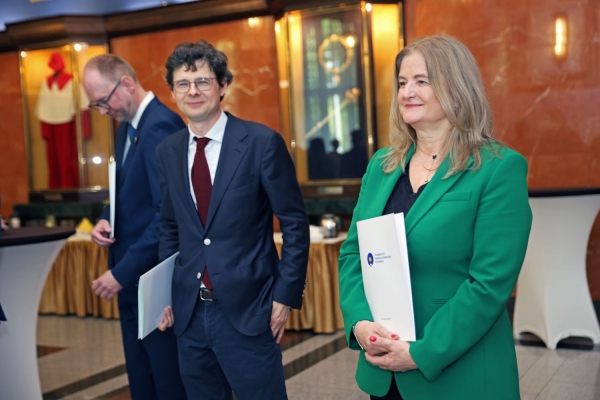 Click to zoom the picture.