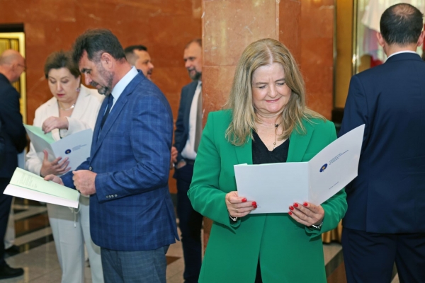 Click to zoom the picture.