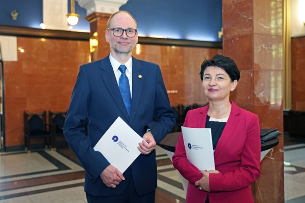 Click to zoom the picture.