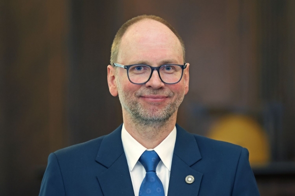 Click to zoom the picture.