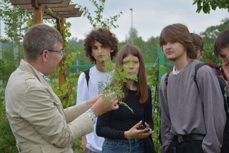 Uczestnicy tegorocznego Fascynującego Dnia Roślin. Kliknij, aby powiększyć zdjęcie.