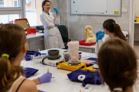 Warsztaty Fascynująca podróż do świata biotechnologii i chemii. Kliknij, aby powiększyć zdjęcie.