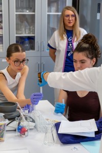 Warsztaty Fascynująca podróż do świata biotechnologii i chemii. Kliknij, aby powiększyć zdjęcie.