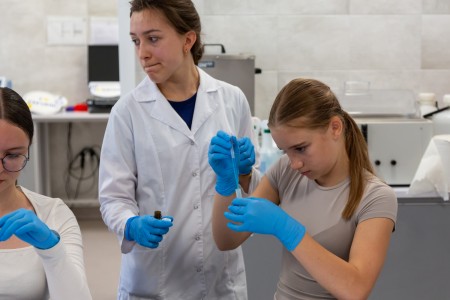 Warsztaty Fascynująca podróż do świata biotechnologii i chemii. Kliknij, aby powiększyć zdjęcie.