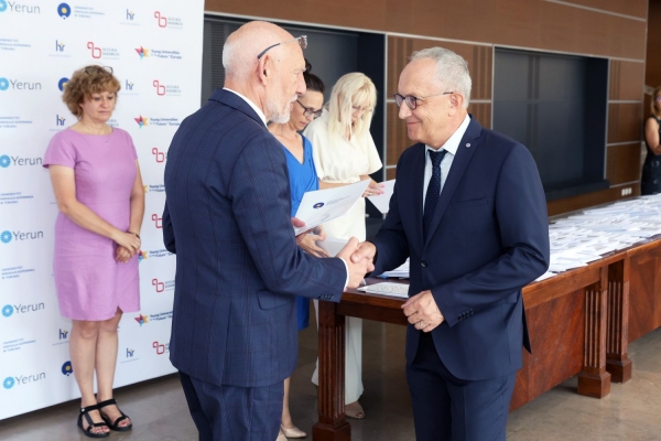 Kliknij, aby powiększyć zdjęcie.