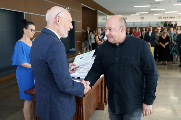 Kliknij, aby powiększyć zdjęcie.