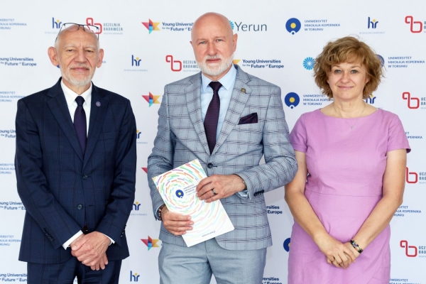 Kliknij, aby powiększyć zdjęcie.