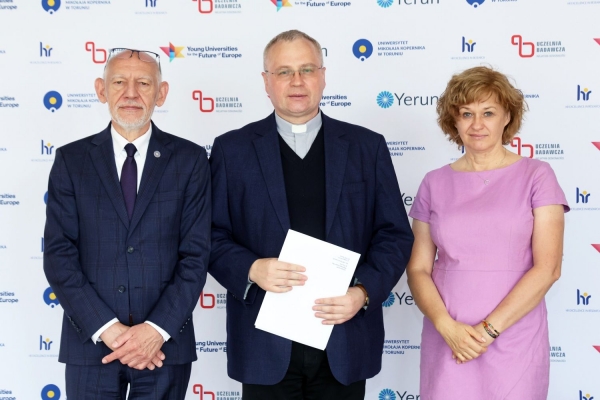 Kliknij, aby powiększyć zdjęcie.