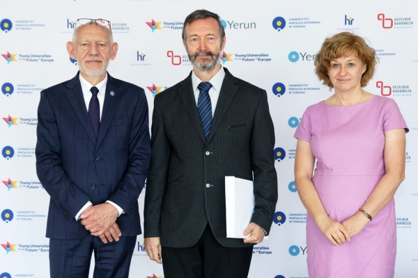 Kliknij, aby powiększyć zdjęcie.