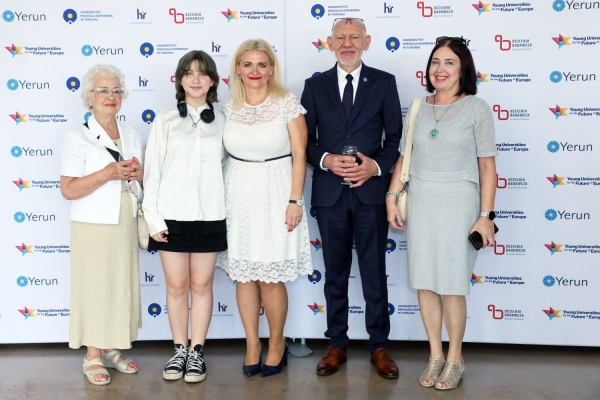Kliknij, aby powiększyć zdjęcie.