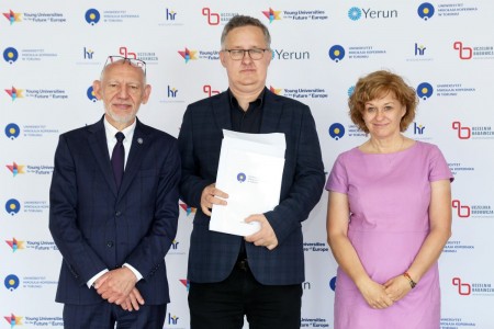Kliknij, aby powiększyć zdjęcie.