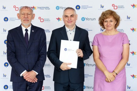 Kliknij, aby powiększyć zdjęcie.