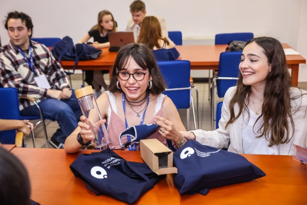 Click to zoom the picture.