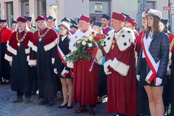 Kliknij, aby powiększyć zdjęcie.