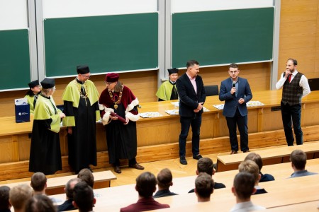 Inauguracja roku akademickiego 2024/25 - kadr. Kliknij, aby powiększyć zdjęcie.