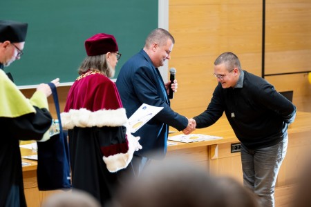 Inauguracja roku akademickiego 2024/25 - kadr. Kliknij, aby powiększyć zdjęcie.