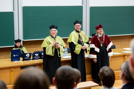 Inauguracja roku akademickiego 2024/25 - kadr. Kliknij, aby powiększyć zdjęcie.