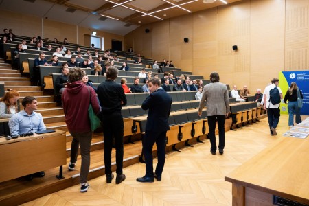 Inauguracja roku akademickiego 2024/25 - kadr. Kliknij, aby powiększyć zdjęcie.