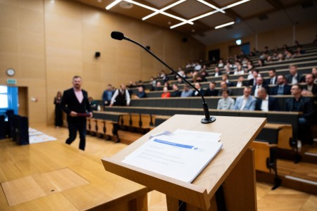 Inauguracja roku akademickiego 2024/25 - kadr. Kliknij, aby powiększyć zdjęcie.