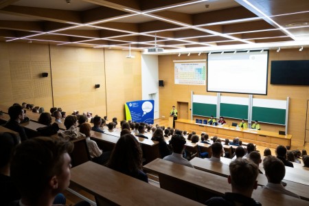 Inauguracja roku akademickiego 2024/25 - kadr. Kliknij, aby powiększyć zdjęcie.