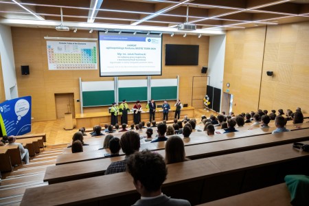 Inauguracja roku akademickiego 2024/25 - kadr. Kliknij, aby powiększyć zdjęcie.
