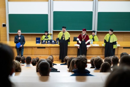 Inauguracja roku akademickiego 2024/25 - kadr. Kliknij, aby powiększyć zdjęcie.