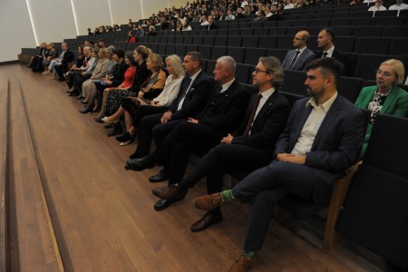 Click to zoom the picture.