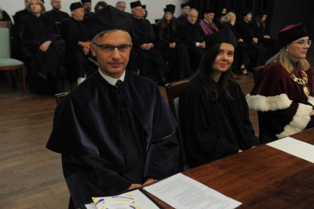 Click to zoom the picture.