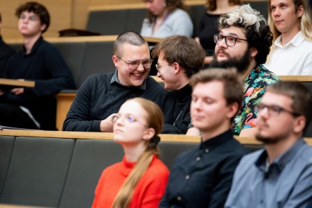 Wręczenie dyplomów najlepszym studentom 2023/2024 podczas inauguracji roku akademickiego 2024/2025. Kliknij, aby powiększyć zdjęcie.