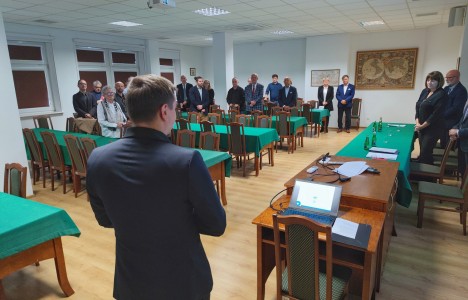 Click to zoom the picture.