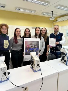 Konkurs Selfie+ studentki analityki medycznej . Kliknij, aby powiększyć zdjęcie.