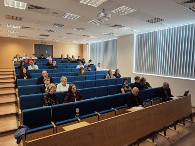 Kadry z XV finału Konkursu FAST  - prezentacje w salach wykładowych, ogłoszenie wyników. Kliknij, aby powiększyć zdjęcie.